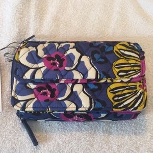 NWT Vera Bradley All In One Crossbody for iPhone 6